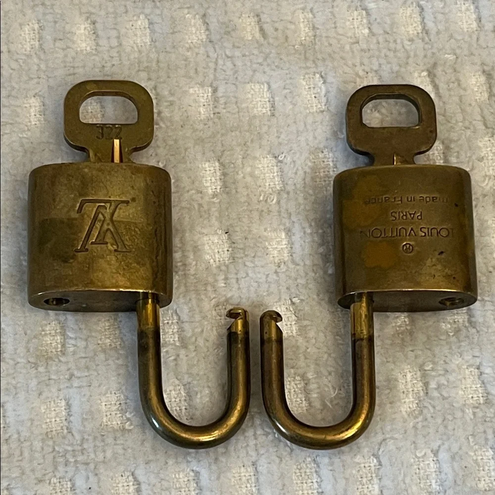 Louis Vuitton #314 & 322 Lock & Keys - Picture 6 of 8
